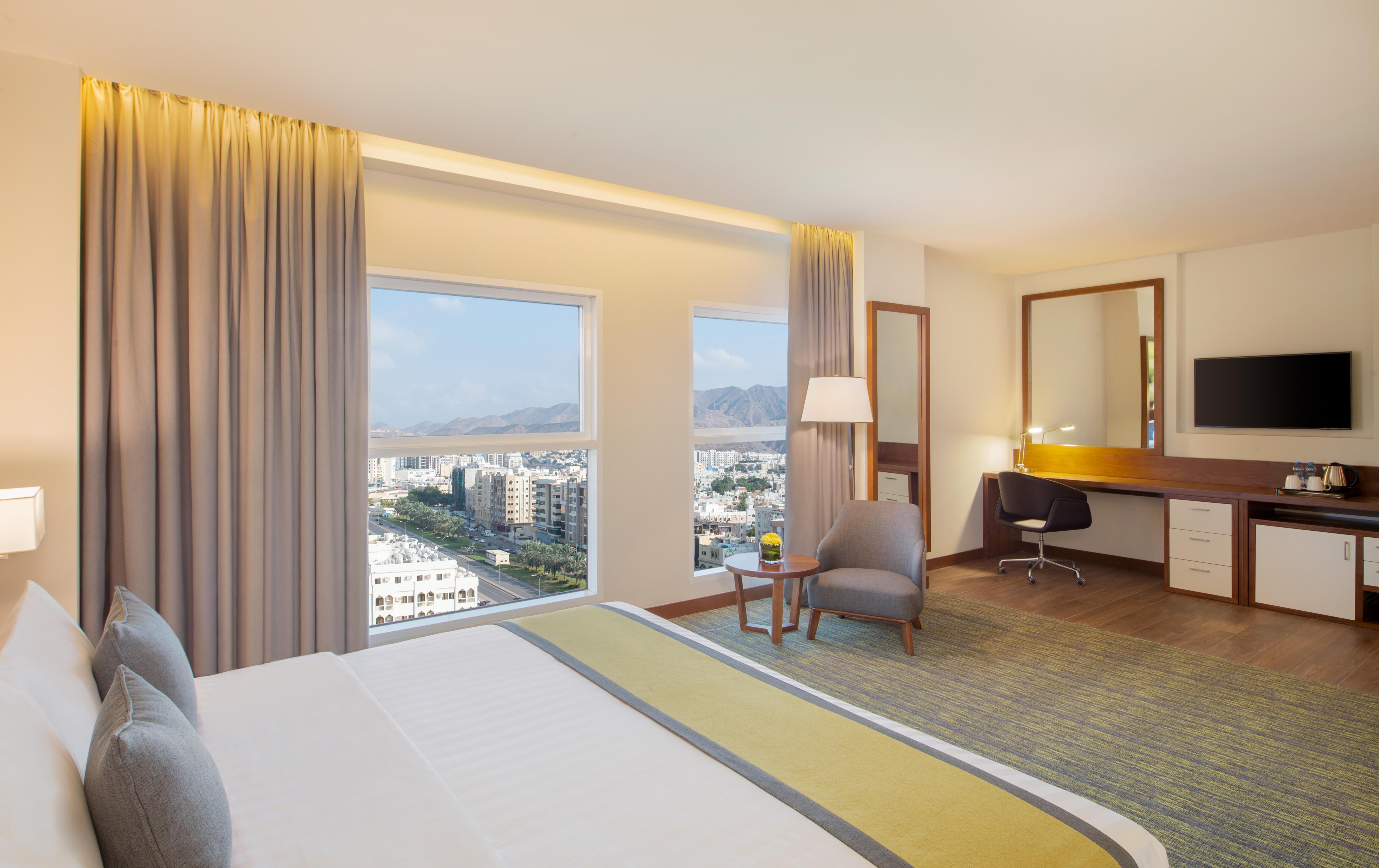 Готель Wyndham Garden Muscat Al Khuwair Екстер'єр фото