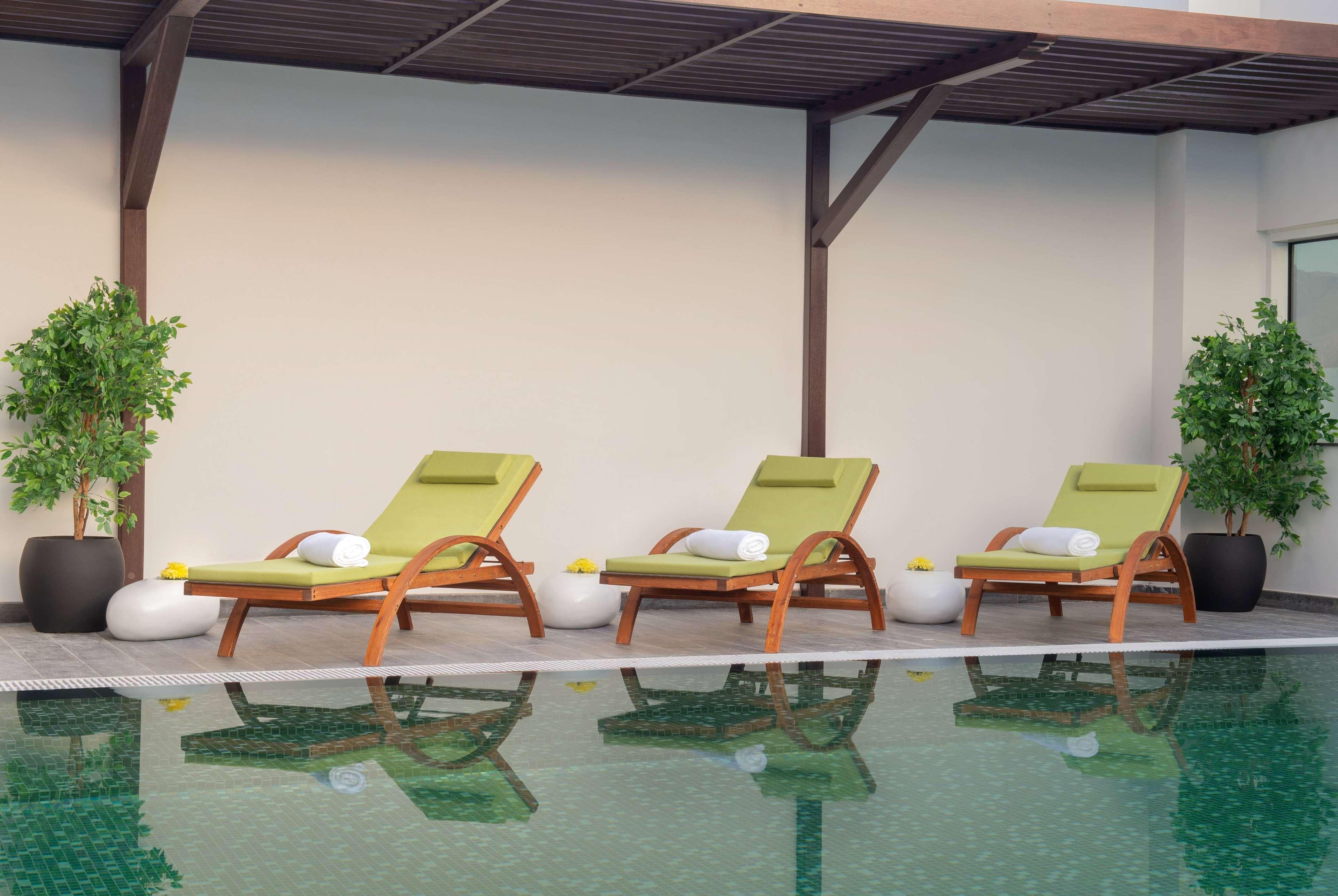 Готель Wyndham Garden Muscat Al Khuwair Екстер'єр фото