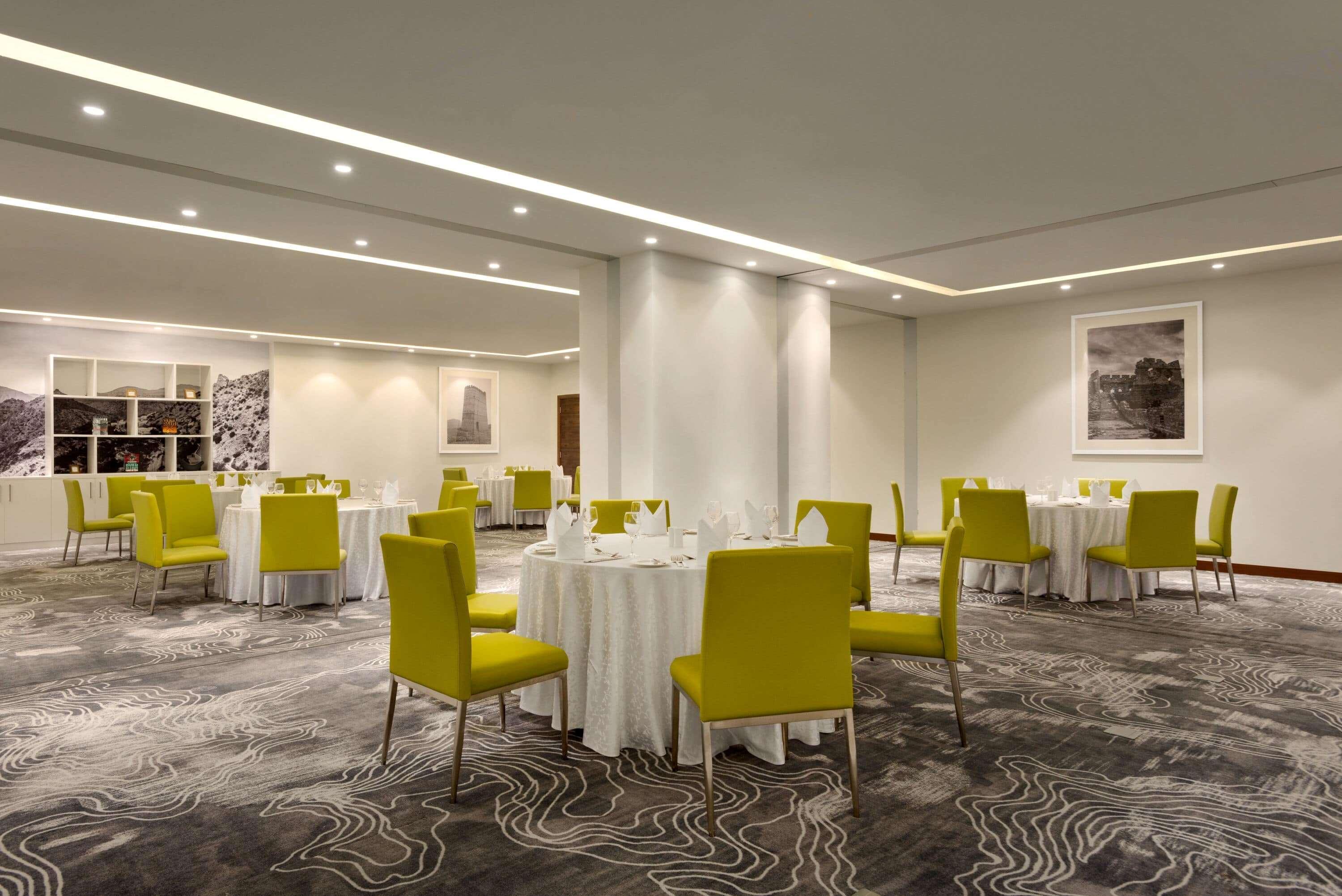Готель Wyndham Garden Muscat Al Khuwair Екстер'єр фото