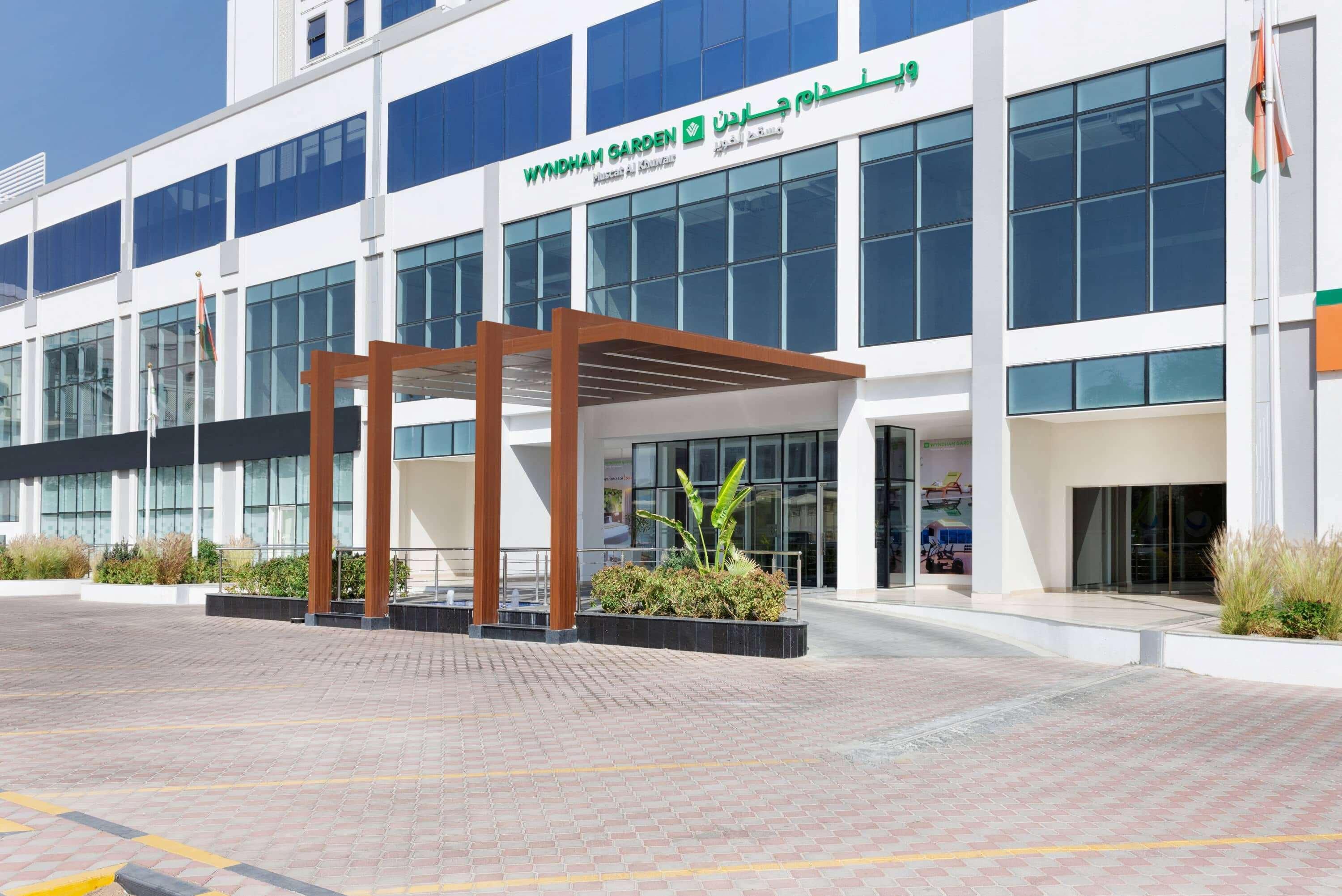 Готель Wyndham Garden Muscat Al Khuwair Екстер'єр фото