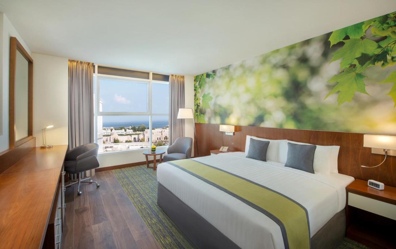 Готель Wyndham Garden Muscat Al Khuwair Екстер'єр фото